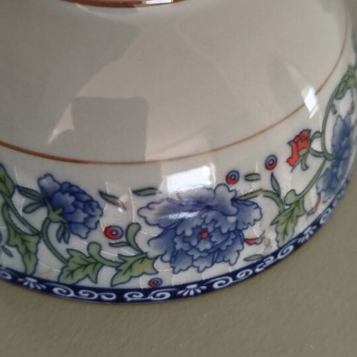 Set of 7 Chinese bowls with blue peony decoration