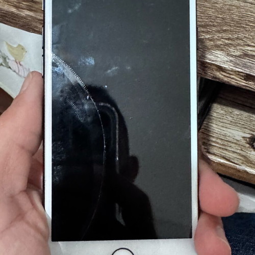 iPhone 7 32 g used, for parts only