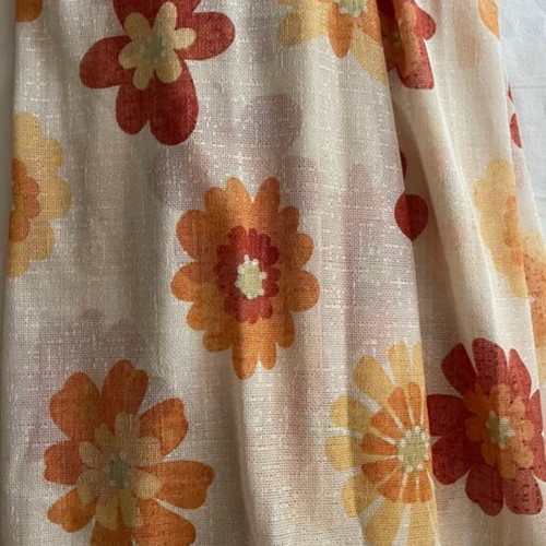 Curtain like new, dimensions 2.50x4.5 meters