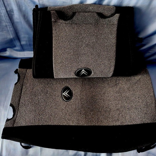 Citroen car seat covers 2 pieces in excellent condition