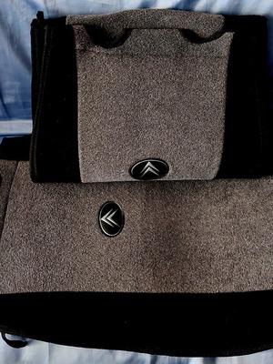 Πλατοκαθίσματα για αυτοκίνητο Citroen 2 τεμαχίων σε άριστη κατάσταση