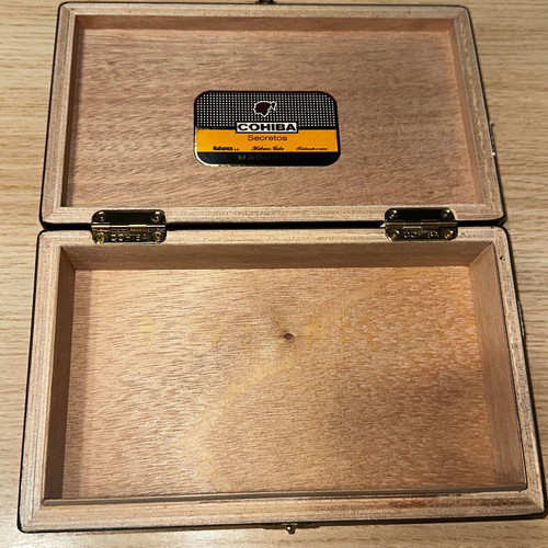 Cohiba Maduro 5 Secretos 25 Empty Wooden Box like new, cedar