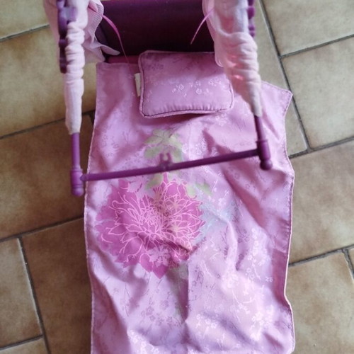 Barbie bed with canopy like new, plastic, Dream House Mattel