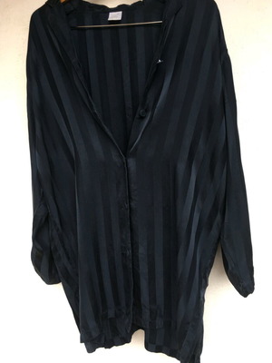 100% silk robe Familet size L used, dark navy