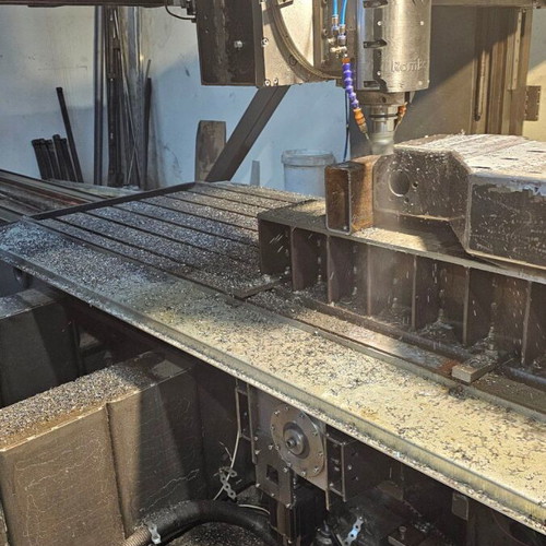 Heavy-Duty 4-Axis CNC Machining Center used