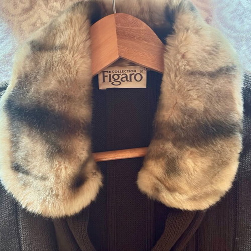 Figaro cardigan with fur collar size medium like new brown