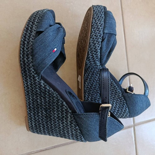 Tommy Hilfiger platform sandals like new, blue, size 38, denim