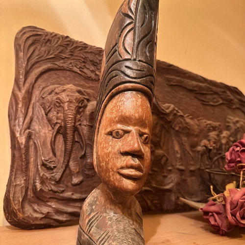 African bust wooden sculpture like new, handmade vintage