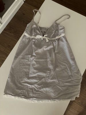 Oysho romantic cotton nightdress like new, size small, white and grey