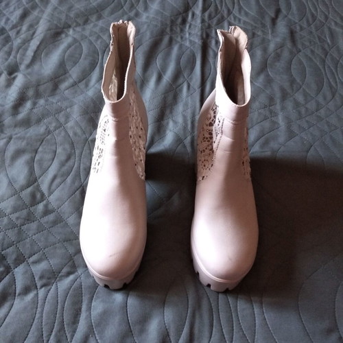 Melissa Boots ankle boots size 40 like new, beige with lace