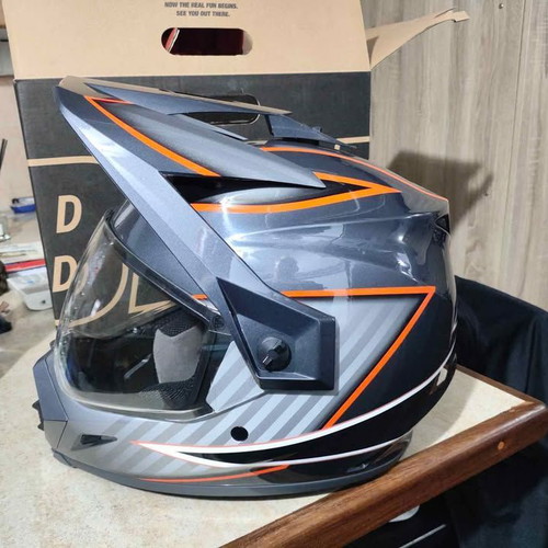 Bell MX-9 MIPS Adventure helmets medium like new, pack of 2