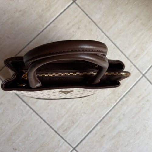 Guess crossbody bag new, white and brown