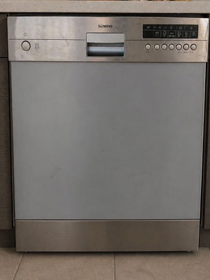 Πλυντήριο πιάτων Siemens 60 cm με 12 προγράμματα σαν καινούργιο