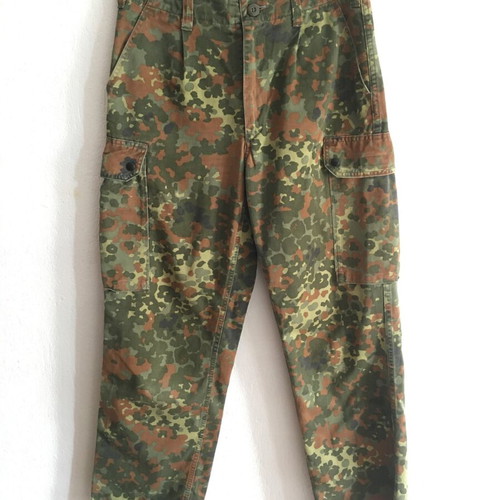 Vintage German military camouflage cargo pants S