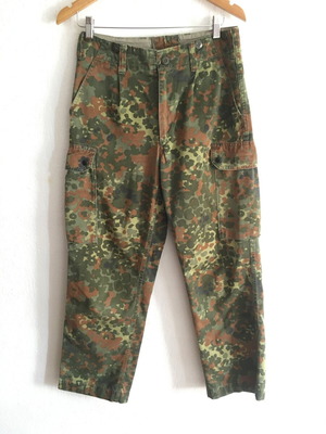 Vintage German military camouflage cargo pants S