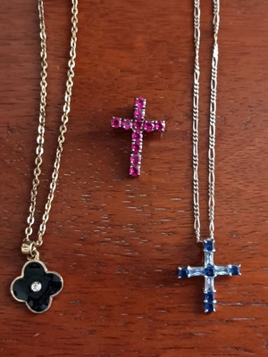 Crosses pack of 3 like new