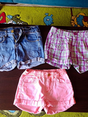 Girls' shorts like new, pack of 3, size 128 cm, pink and multicolor