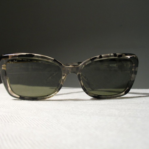Vintage Ray Ban B&L W2532 women's sunglasses black tortoise like new