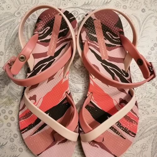 Ipanema girls' sandals size 31 used, pink