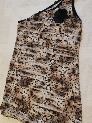 One-shoulder dress