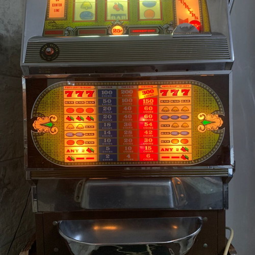 Bally Manufacturing Chicago USA slot machine used, authentic 1960 collectible