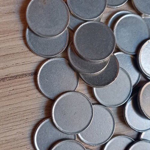 Unstruck coins like new, pack with empty disk