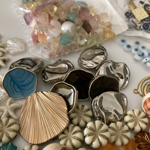 Craft supplies like new, set with beads and decorative elements
