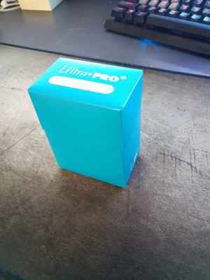 Ultra Pro Deckbox blue like new