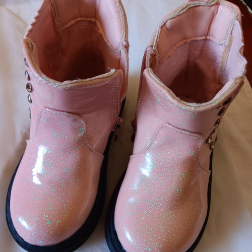 Marikelly pink boots size 22 used