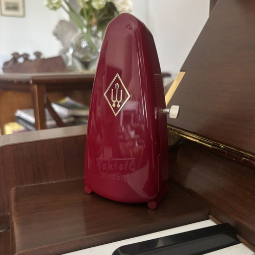 Wittner 834 mechanical metronome like new, burgundy