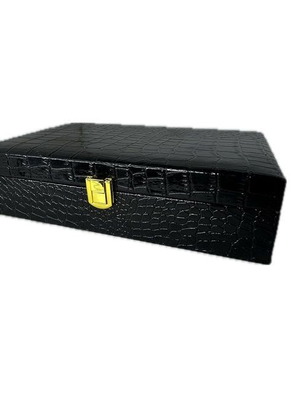 Luxury cigar case with humidifier and French cedar sawdust, new