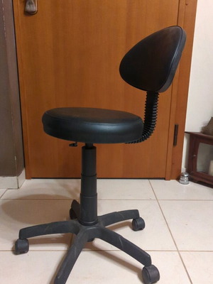 Work stool used with backrest and adjustable height