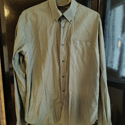 Checked shirt size M like new, black and green
