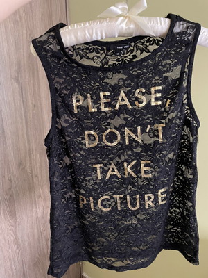 Black lace top like new, size XS