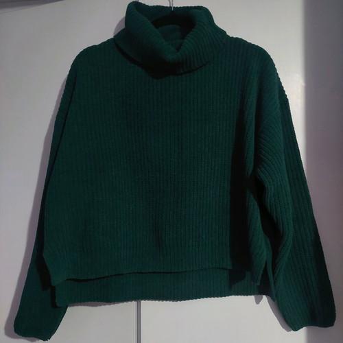 Calliope medium green pullover like new
