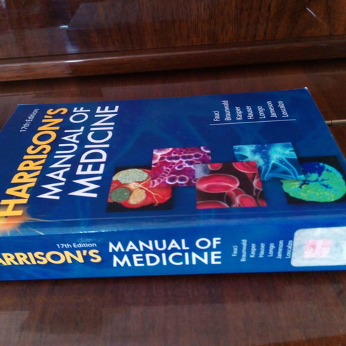 Harrison's Manual of Medicine 17th Edition like new, internal medicine handbook