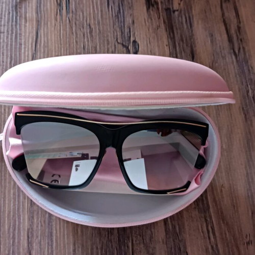 Med women's sunglasses like new, mirror lenses