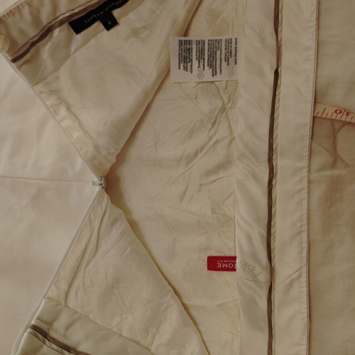 Tommy Hilfiger skirt above knee, straight cut, like new, medium, white