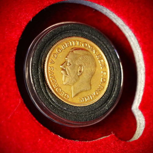 Gold Sovereign King George England 24K plated coin with luxury case