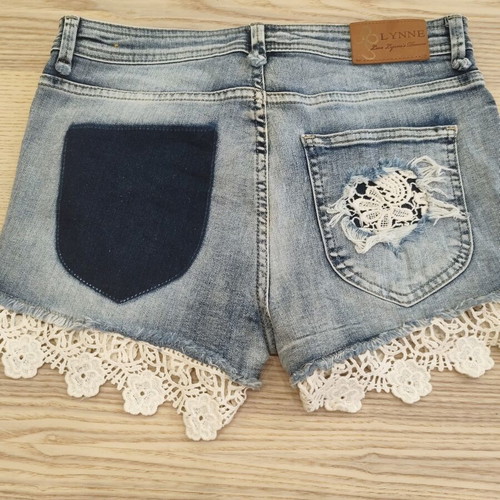 Vintage Y2K Lynne Denim jean shorts with crochet lace trim, like new