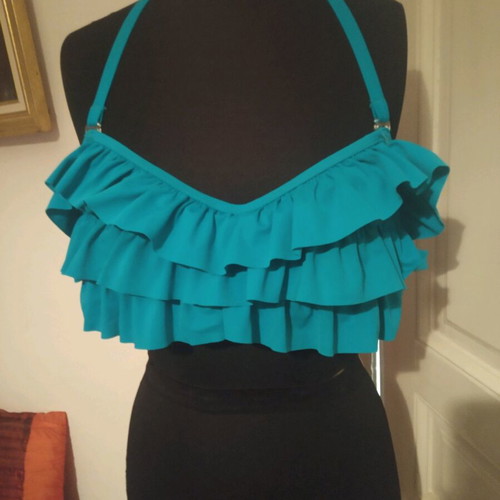 swimsuit with ruffles size 85C