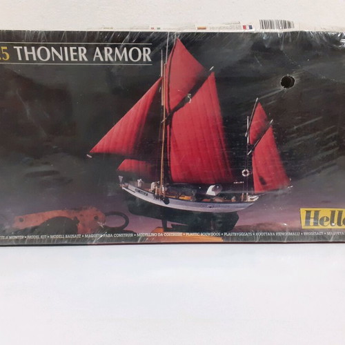 Closed model kit 1.125 Thonier Armor (Heller) new