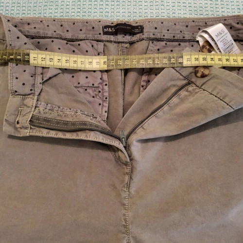 M&S women's chino shorts size 12 Eur40 like new, khaki