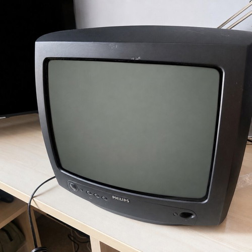 Philips CRT TV used, ideal for retro gaming setup