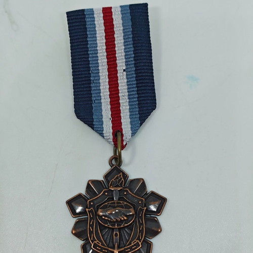 Collectible replica peace and friendship medal like new