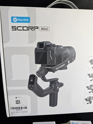 Feiyutech SCORP Mini gimbal με Magnetic Fill Light και Tracking Module