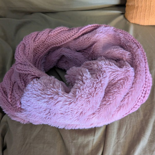 Infinity scarf used, pink