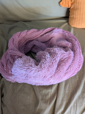 Infinity scarf used, pink
