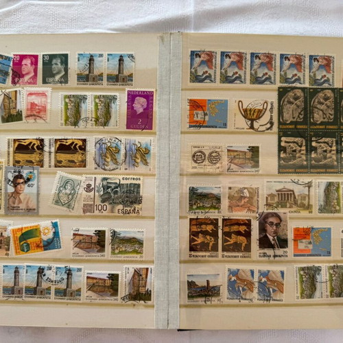 Stamp album collection about 615 stamps like new