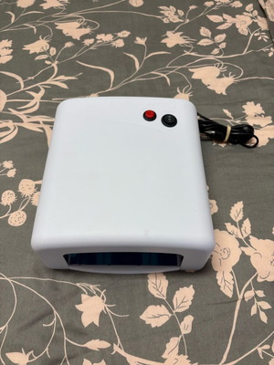 Professional Nail Lamp with 4 UV Lamps 36W Like New